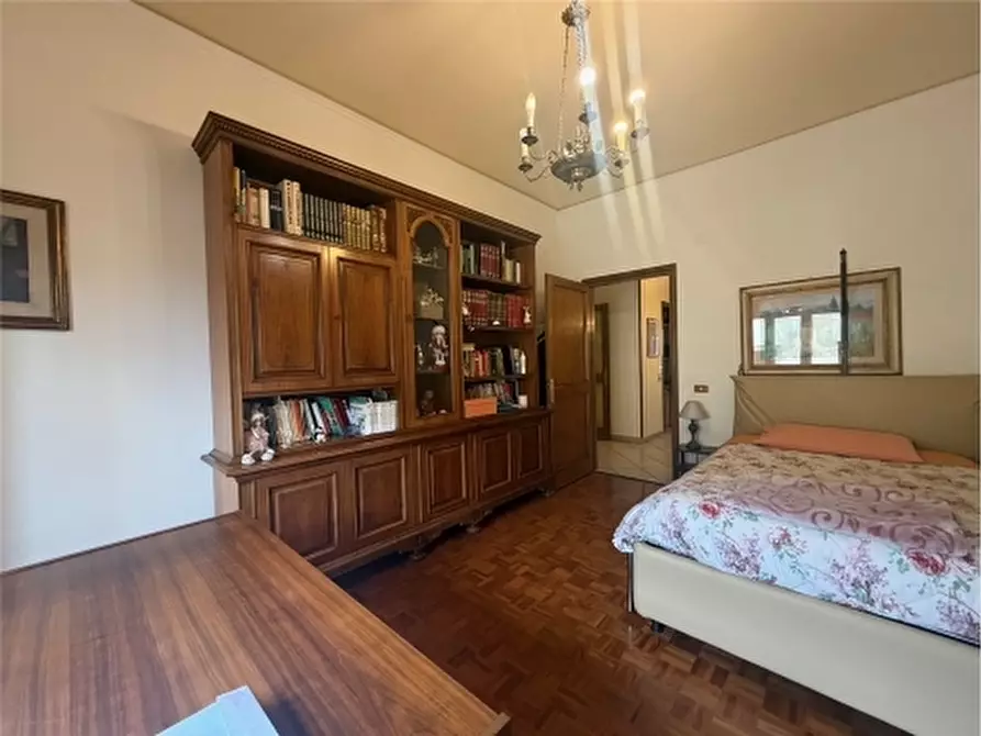 Immagine 19 di Appartamento in vendita  a Firenze