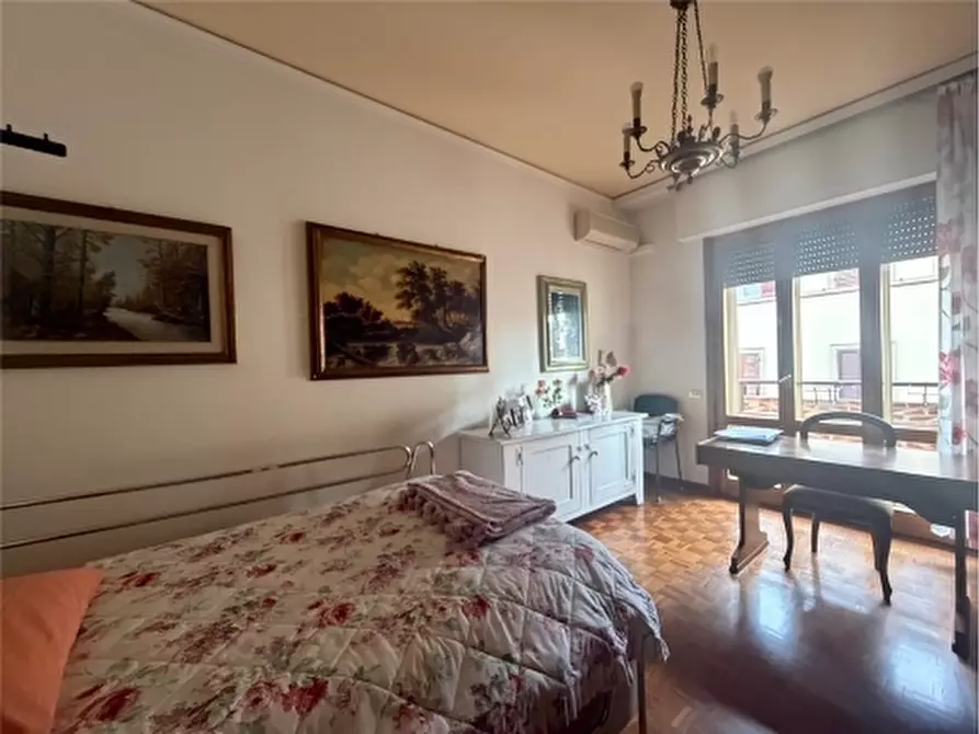 Immagine 21 di Appartamento in vendita  a Firenze