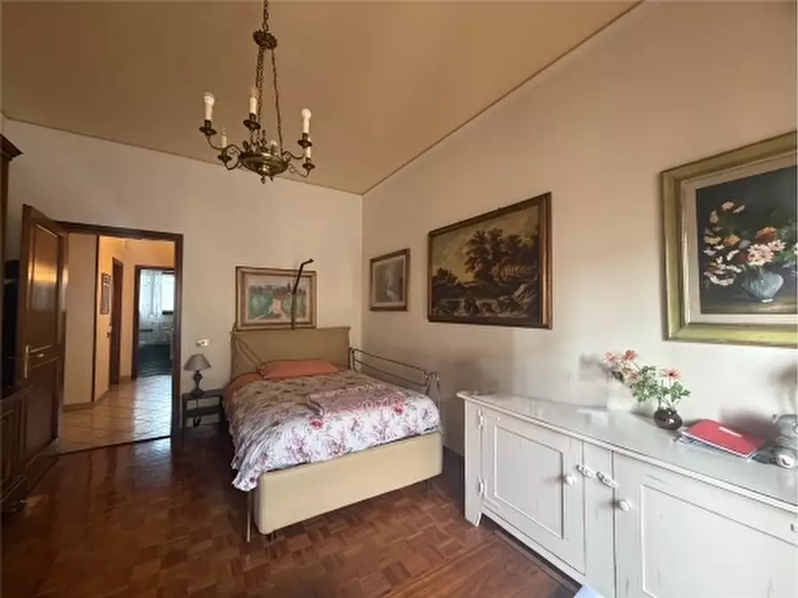 Immagine 22 di Appartamento in vendita  a Firenze