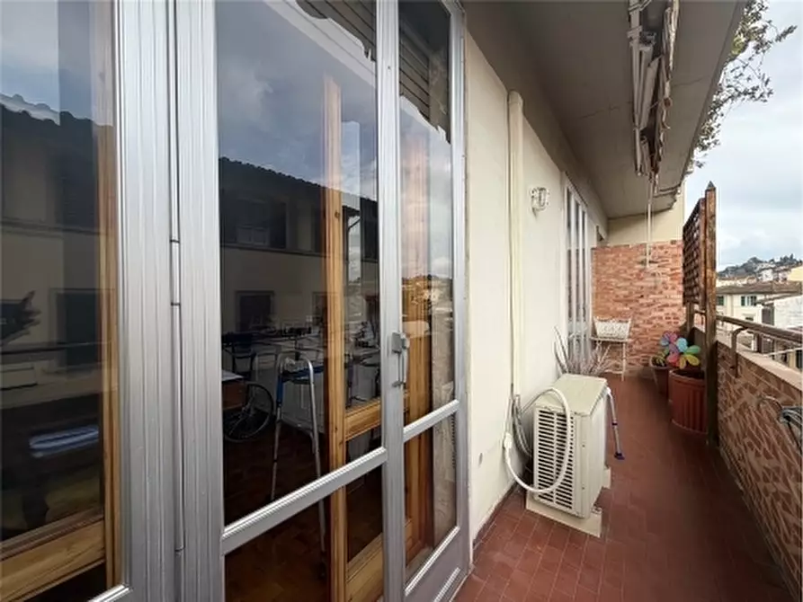 Immagine 43 di Appartamento in vendita  a Firenze