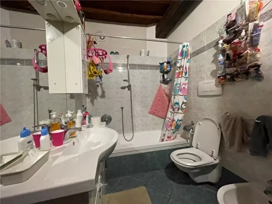 Immagine 17 di Appartamento in vendita  a Firenze