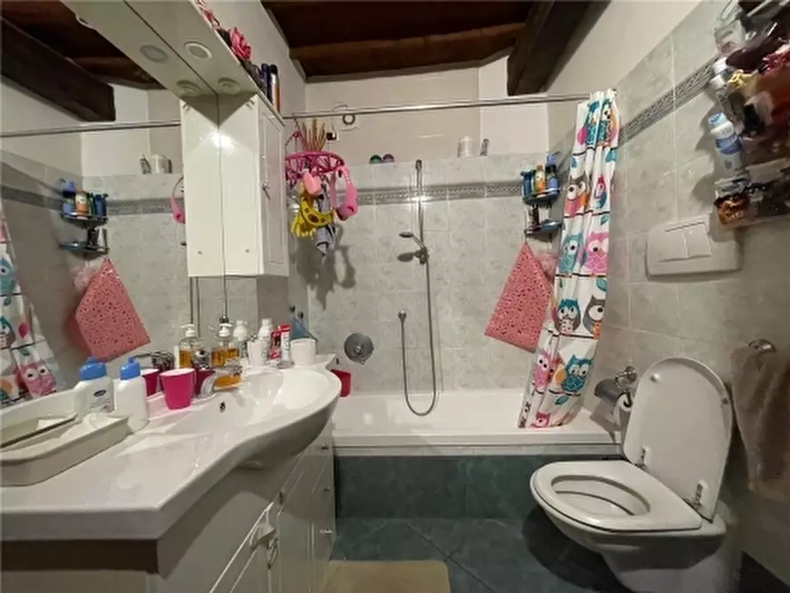 Immagine 18 di Appartamento in vendita  a Firenze