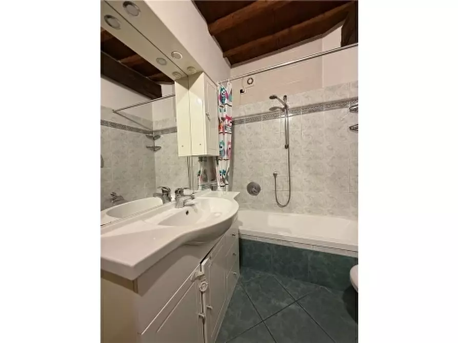 Immagine 24 di Appartamento in vendita  a Firenze