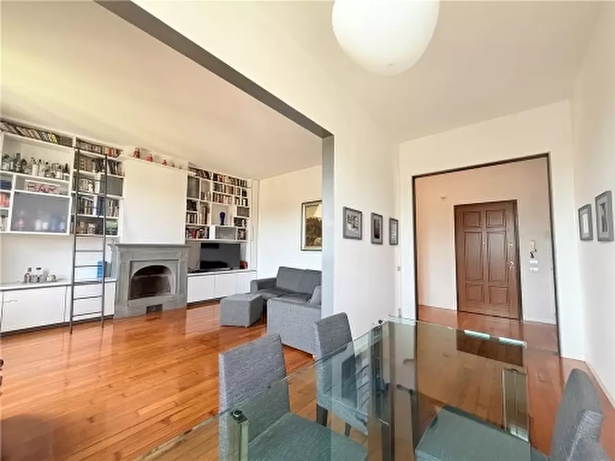Immagine 1 di Appartamento in vendita  a Firenze