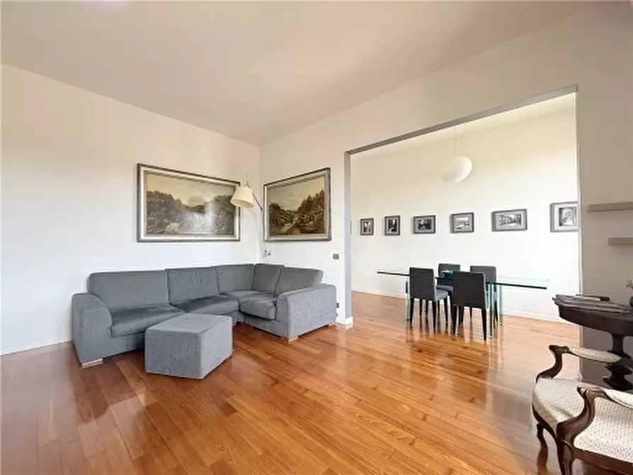 Immagine 2 di Appartamento in vendita  a Firenze