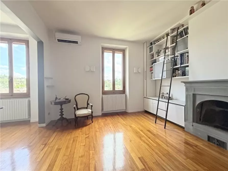 Immagine 4 di Appartamento in vendita  a Firenze