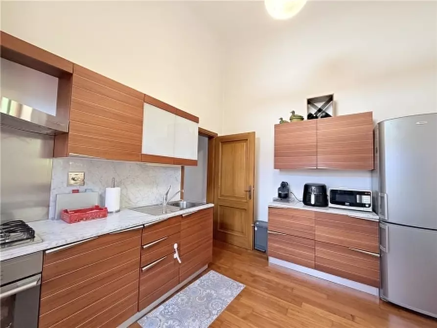 Immagine 10 di Appartamento in vendita  a Firenze