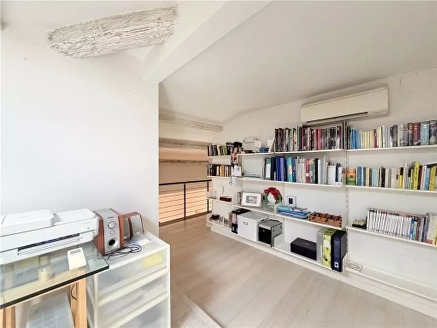 Immagine 32 di Appartamento in vendita  a Firenze