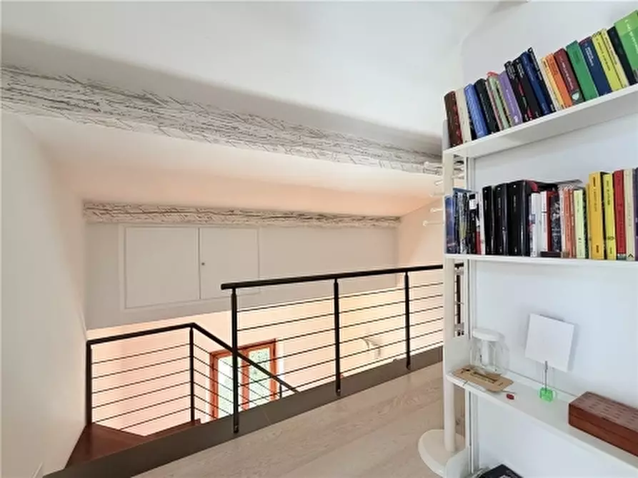 Immagine 34 di Appartamento in vendita  a Firenze