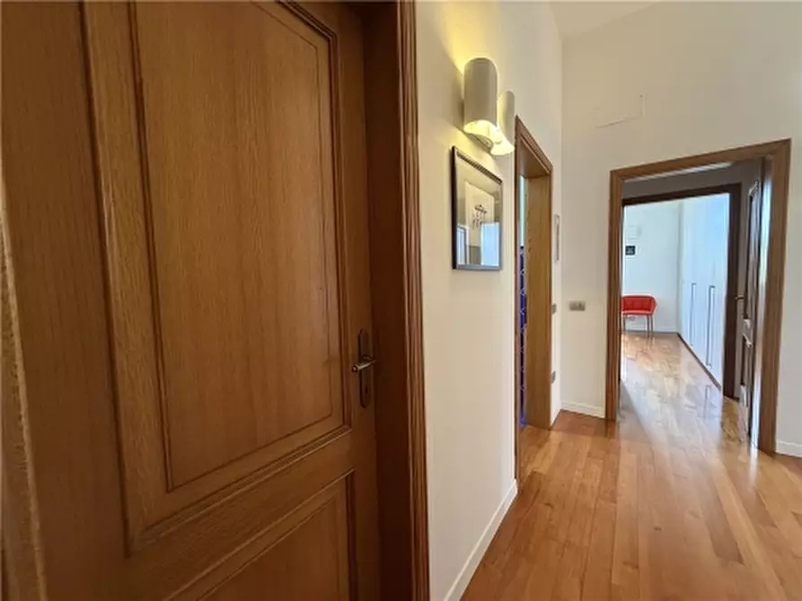 Immagine 66 di Appartamento in vendita  a Firenze