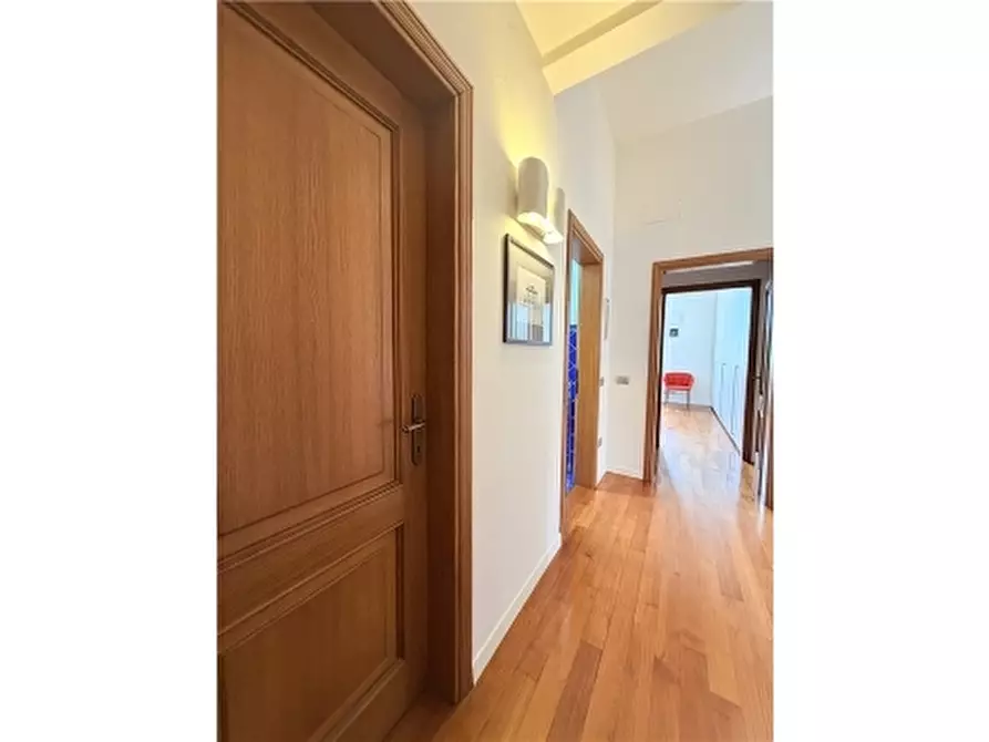 Immagine 67 di Appartamento in vendita  a Firenze