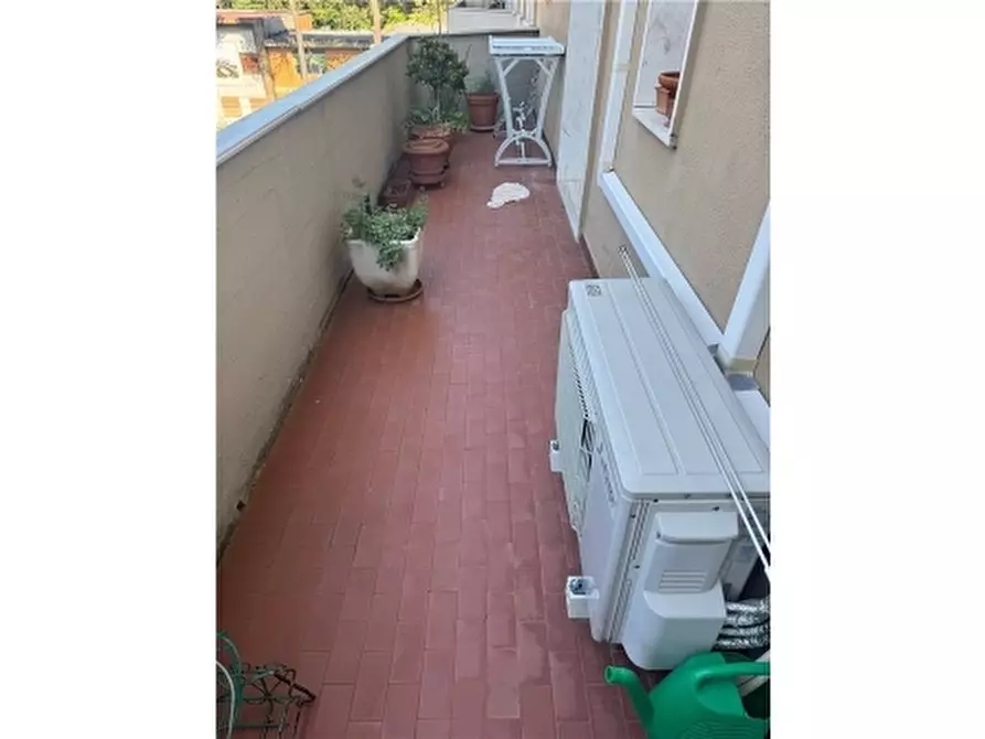 Immagine 2 di Appartamento in vendita  a Scandicci