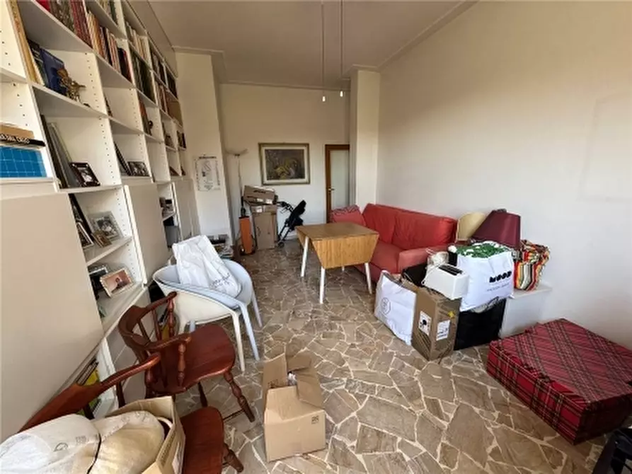 Immagine 14 di Appartamento in vendita  a Scandicci