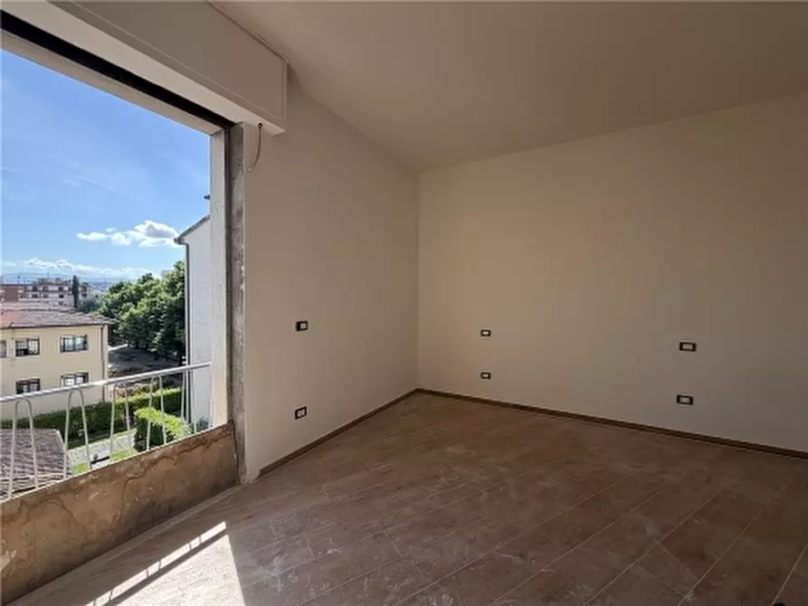 Immagine 8 di Appartamento in vendita  a Firenze
