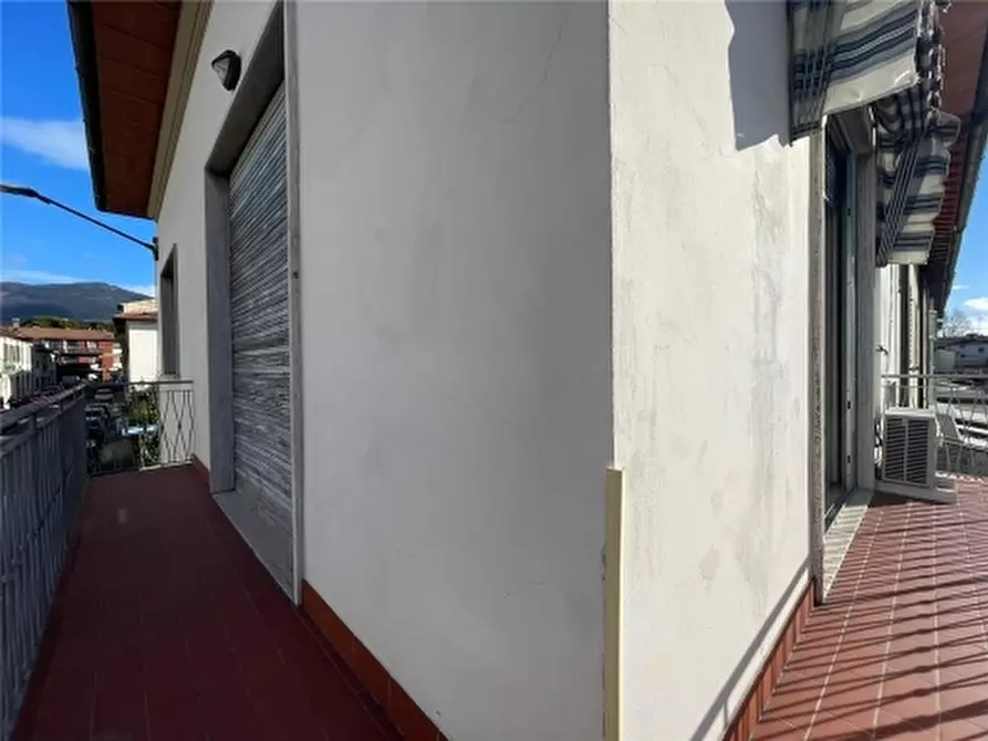 Immagine 1 di Villa in vendita  a Sesto Fiorentino