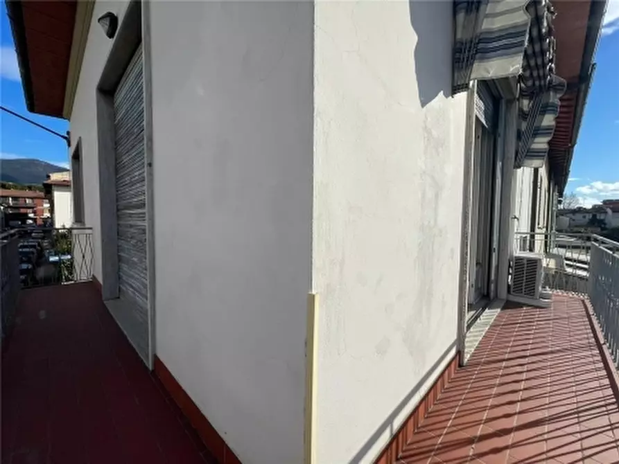 Immagine 12 di Villa in vendita  a Sesto Fiorentino