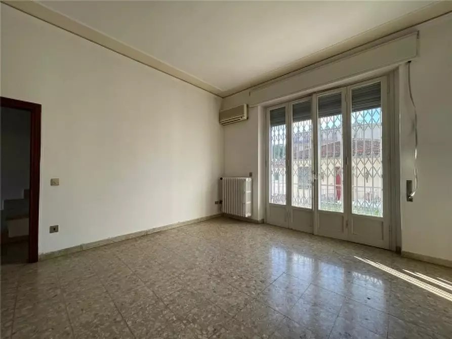 Immagine 18 di Villa in vendita  a Sesto Fiorentino