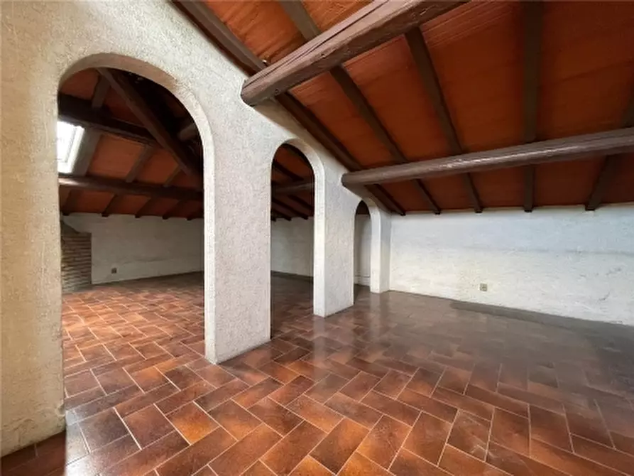 Immagine 34 di Villa in vendita  a Sesto Fiorentino