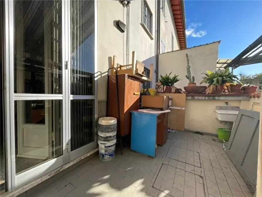 Immagine 35 di Villa in vendita  a Sesto Fiorentino