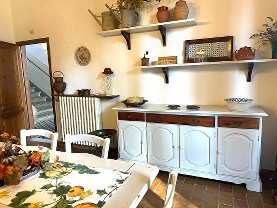 Immagine 2 di Villa in vendita  a Empoli