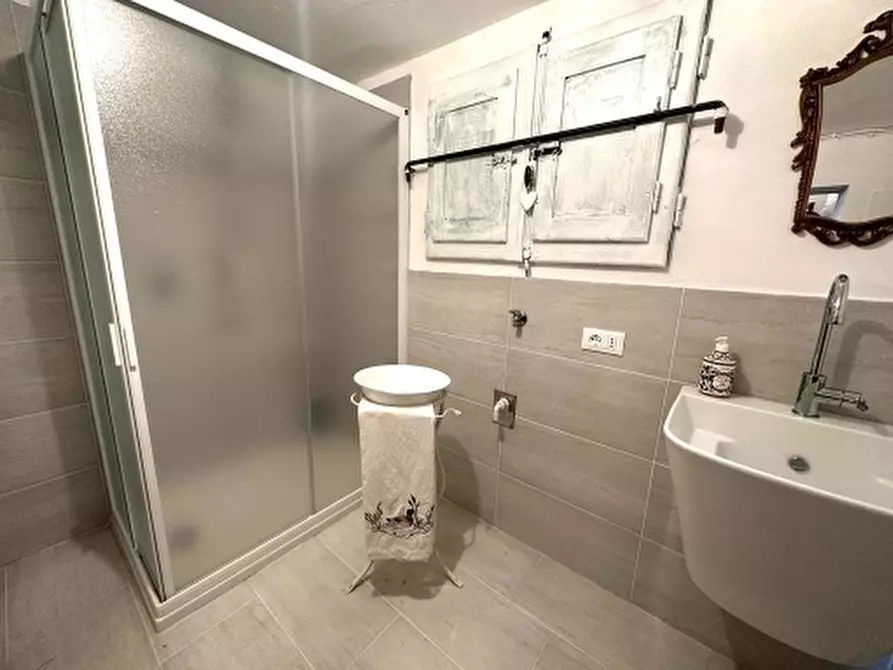 Immagine 32 di Villa in vendita  a Empoli