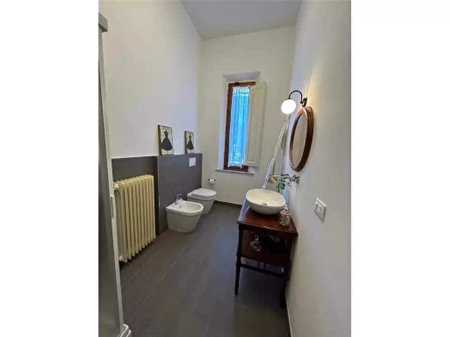 Immagine 34 di Villa in vendita  a Empoli