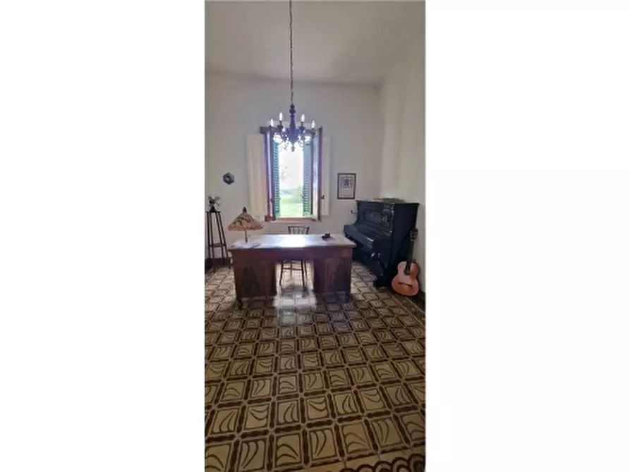 Immagine 36 di Villa in vendita  a Empoli