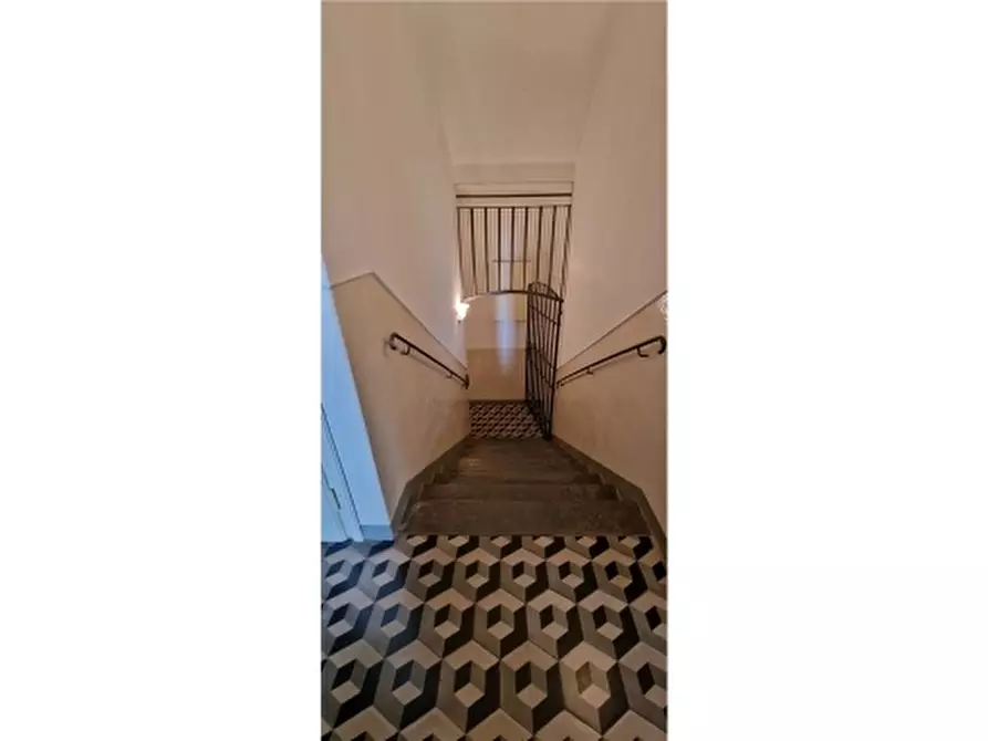 Immagine 39 di Villa in vendita  a Empoli