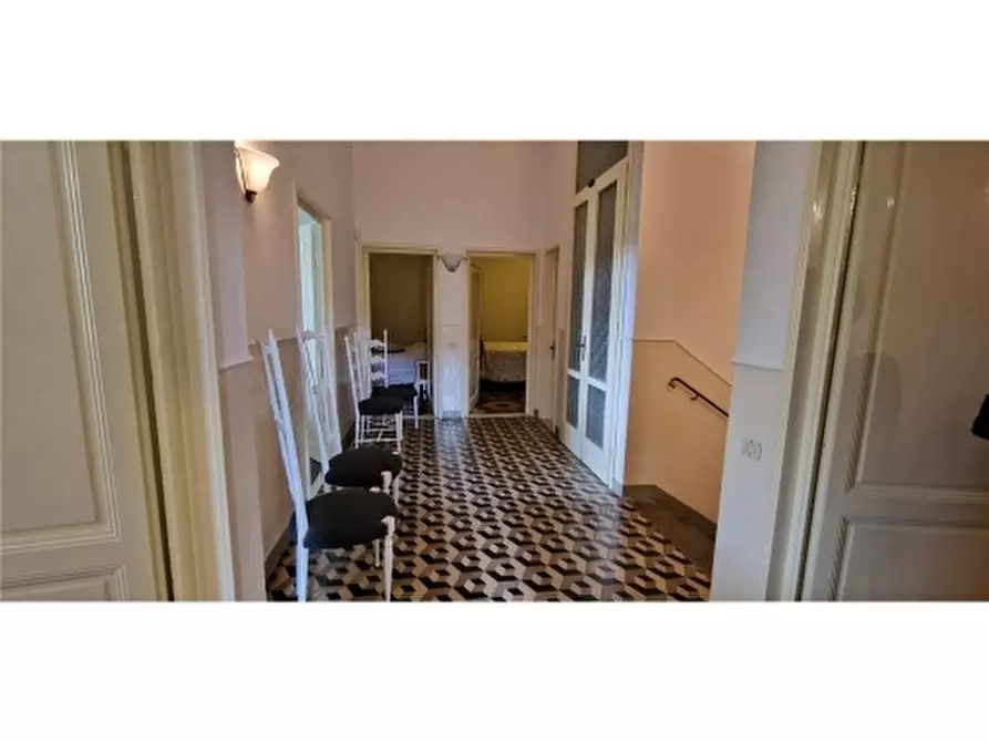 Immagine 41 di Villa in vendita  a Empoli