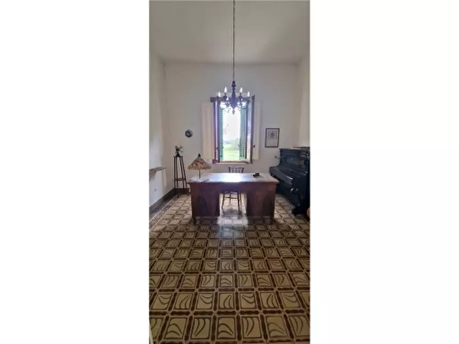 Immagine 47 di Villa in vendita  a Empoli
