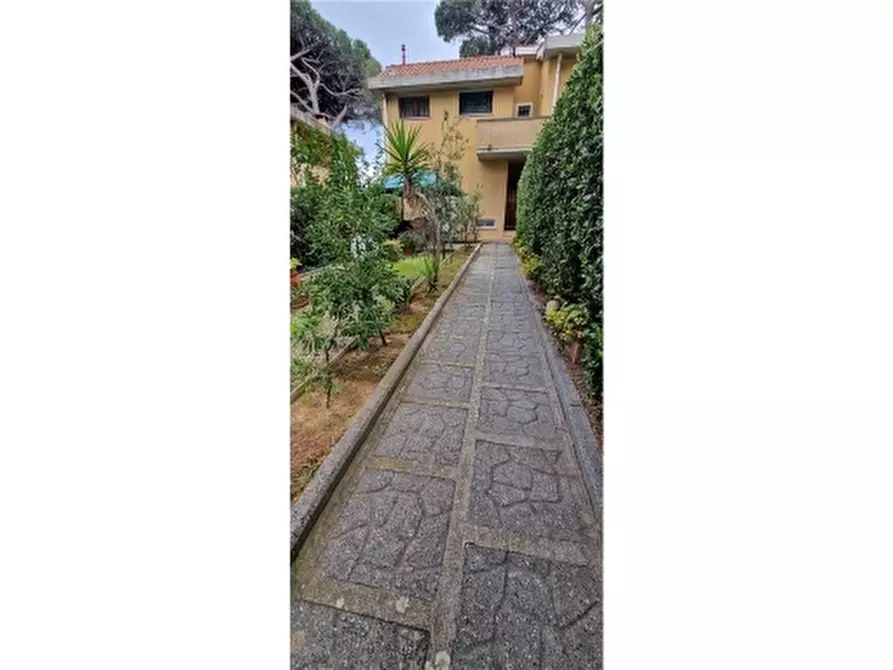 Immagine 19 di Villa in vendita  a Rosignano Marittimo