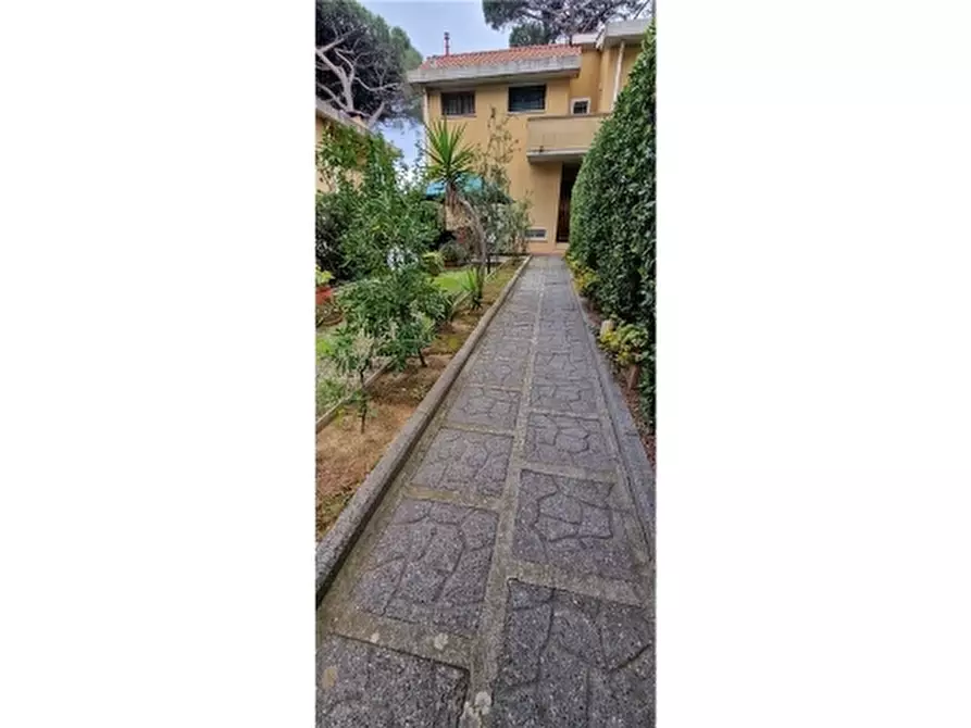 Immagine 46 di Villa in vendita  a Rosignano Marittimo