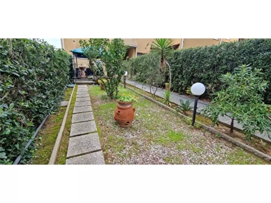 Immagine 77 di Villa in vendita  a Rosignano Marittimo