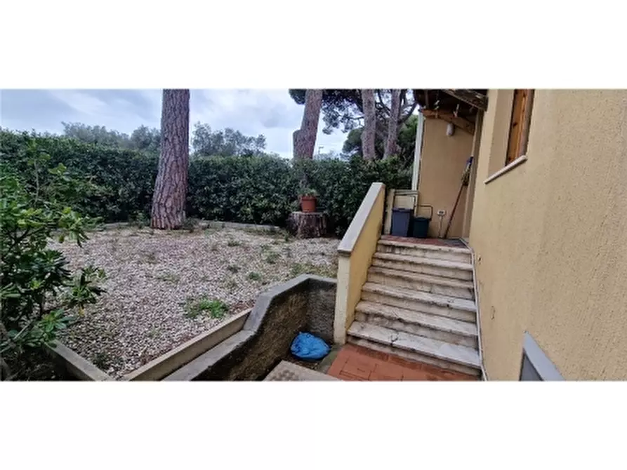 Immagine 94 di Villa in vendita  a Rosignano Marittimo