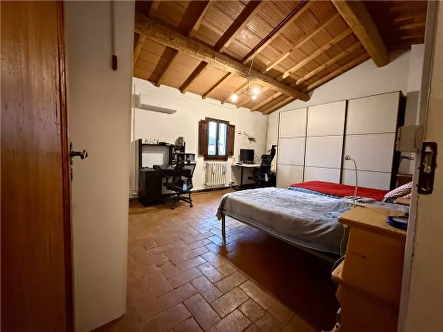 Immagine 11 di Rustico / casale in vendita  a Firenze