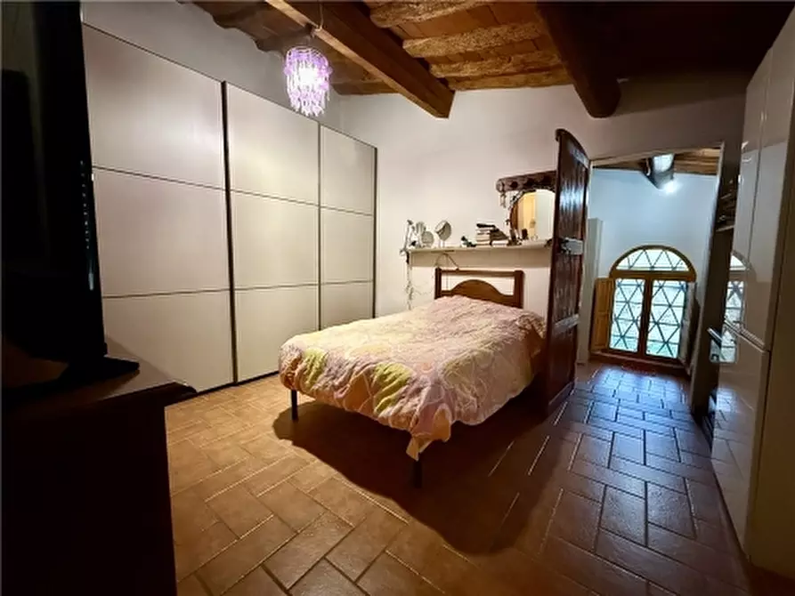 Immagine 17 di Rustico / casale in vendita  a Firenze