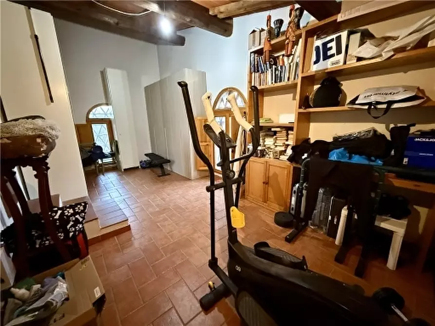 Immagine 21 di Rustico / casale in vendita  a Firenze