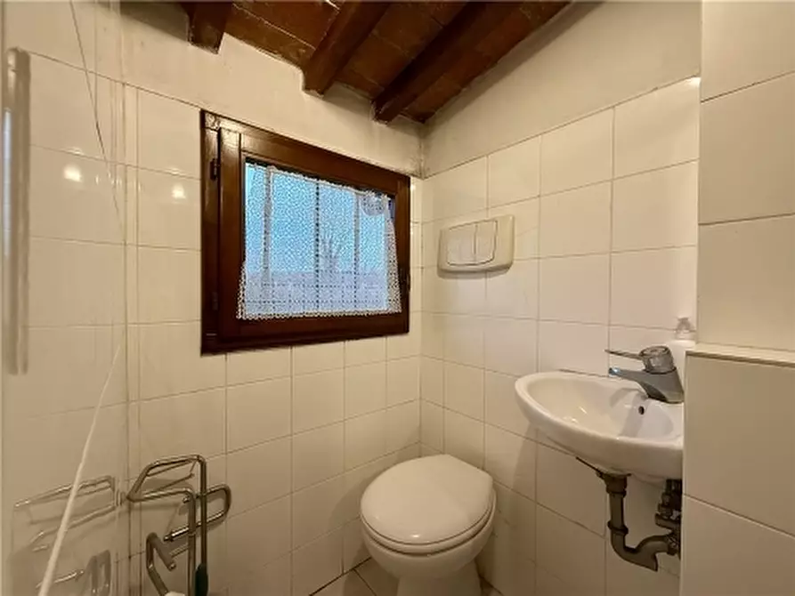 Immagine 28 di Rustico / casale in vendita  a Firenze