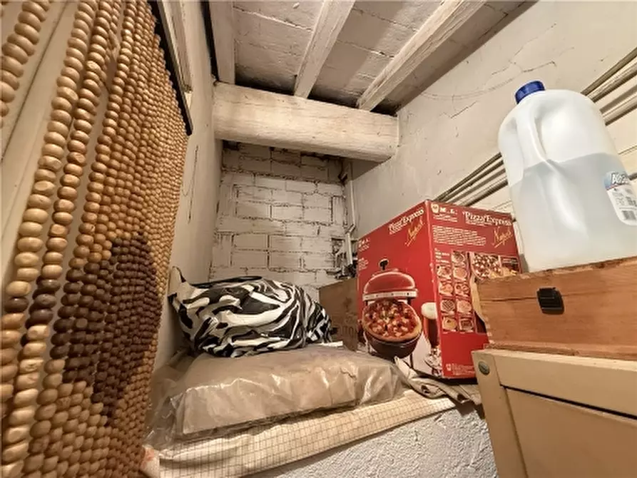 Immagine 32 di Rustico / casale in vendita  a Firenze