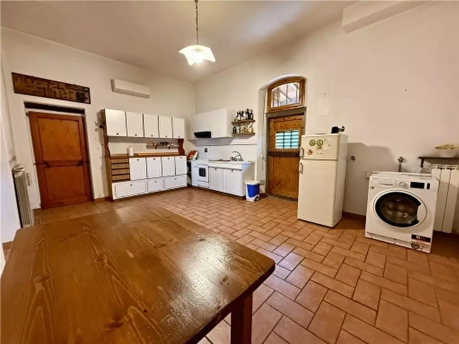 Immagine 38 di Rustico / casale in vendita  a Firenze