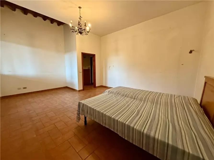 Immagine 41 di Rustico / casale in vendita  a Firenze