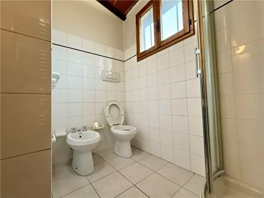 Immagine 45 di Rustico / casale in vendita  a Firenze