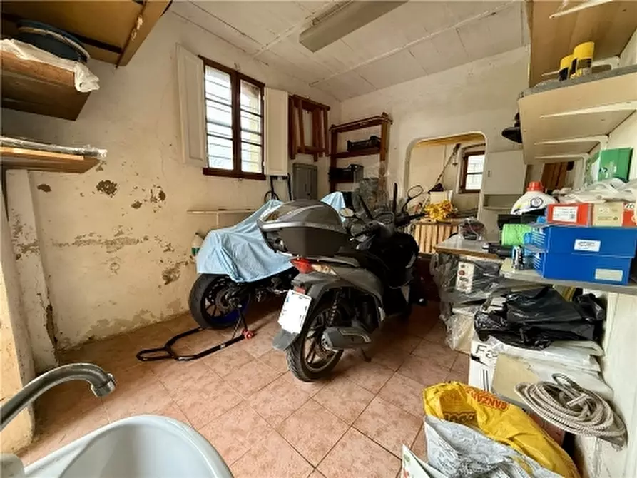 Immagine 46 di Rustico / casale in vendita  a Firenze