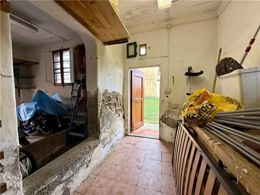 Immagine 48 di Rustico / casale in vendita  a Firenze