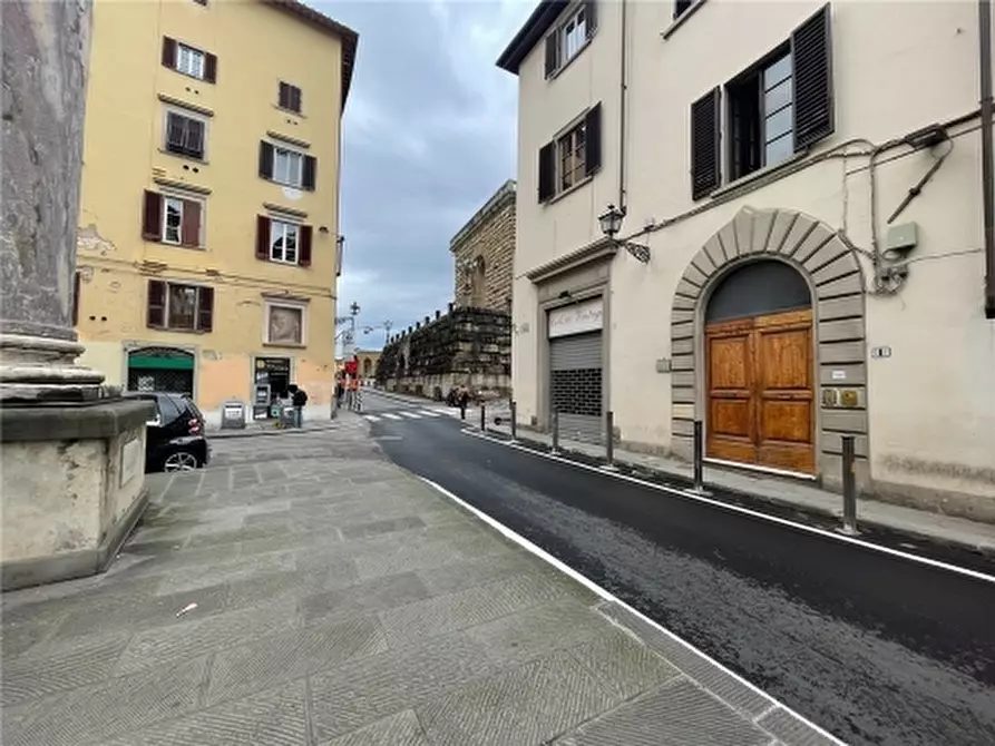 Immagine 4 di Negozio in vendita  a Firenze