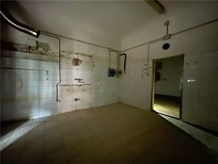 Immagine 25 di Negozio in vendita  a Firenze