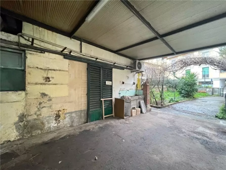 Immagine 27 di Negozio in vendita  a Firenze