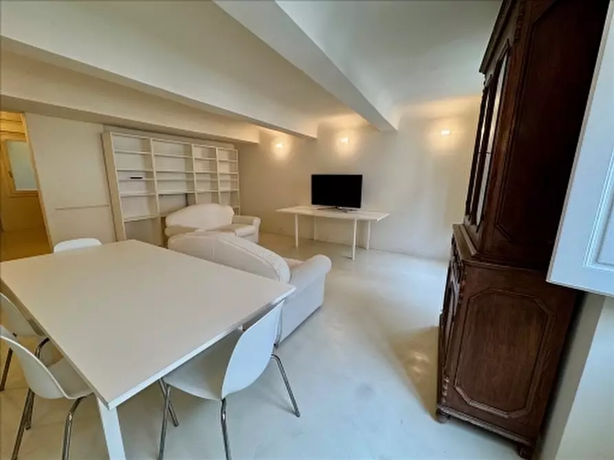 Immagine 2 di Appartamento in affitto  a Firenze