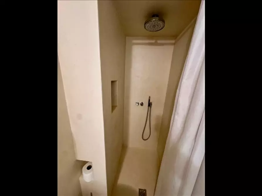 Immagine 22 di Appartamento in affitto  a Firenze