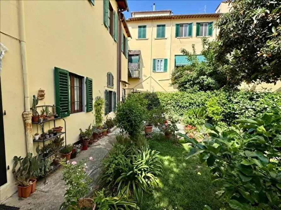 Immagine 26 di Appartamento in vendita  a Firenze